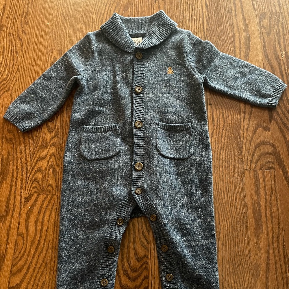 New with tags baby GAP onesie 6-12m